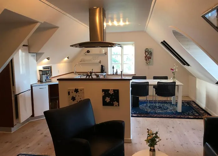 Nr. Lyngvig Hotel *